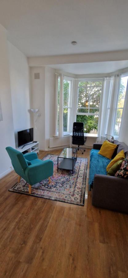 Primrose Hill - Charming, Cosy, 2 Double Bedrooms Leilighet London