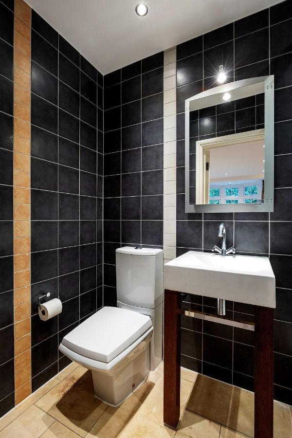 Veeve - Majestic Oasis London