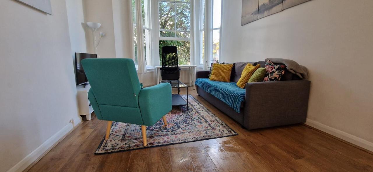 Leilighet Primrose Hill - Charming, Cosy, 2 Double Bedrooms London