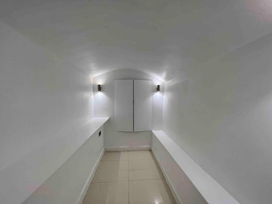 Stylish Maida Vale Modern Apartment