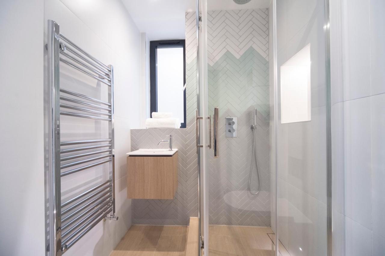 Appartement Bright & Quiet - Spacious Apt With Balcony & Lift Londen