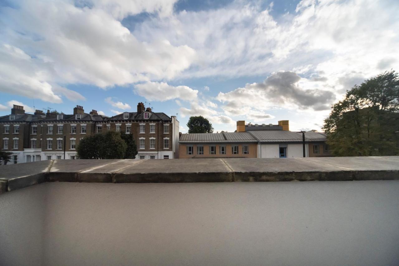 Bright & Quiet - Spacious Apt With Balcony & Lift *