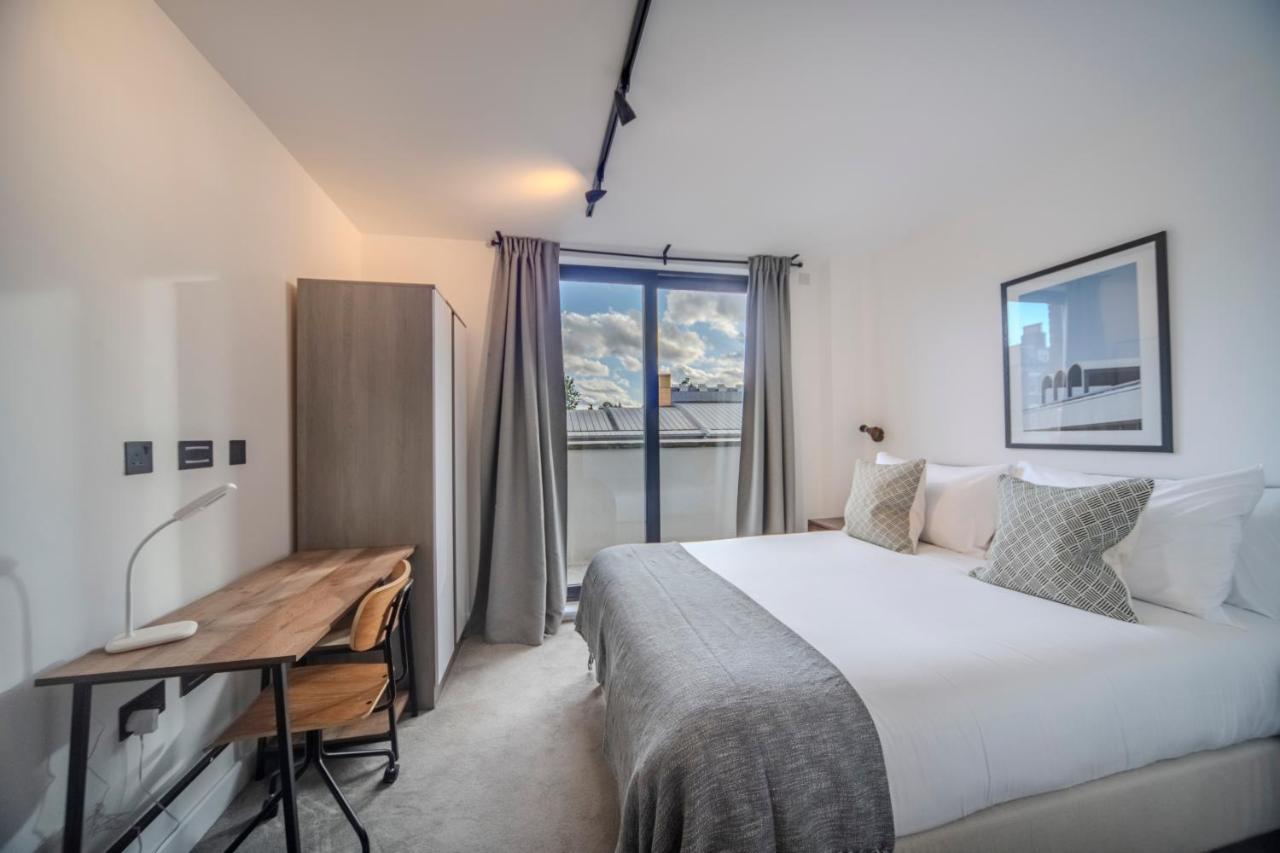 Bright & Quiet - Spacious Apt With Balcony & Lift Appartement