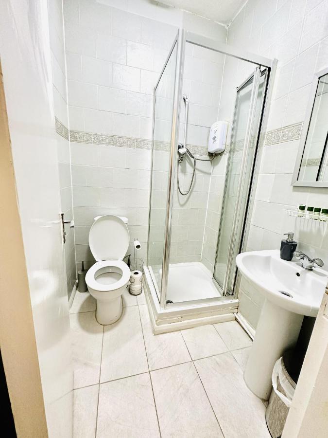 Immaculate 1-bed In * London