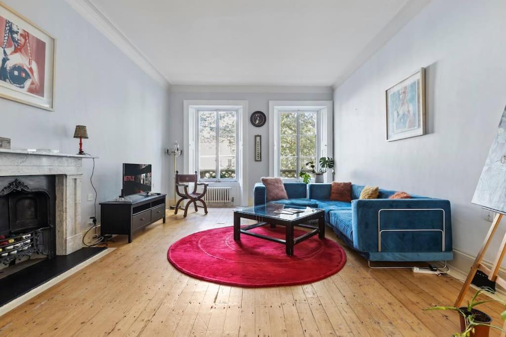 Germaine Greer's Legacy Flat In Hyde Park, Apartment London