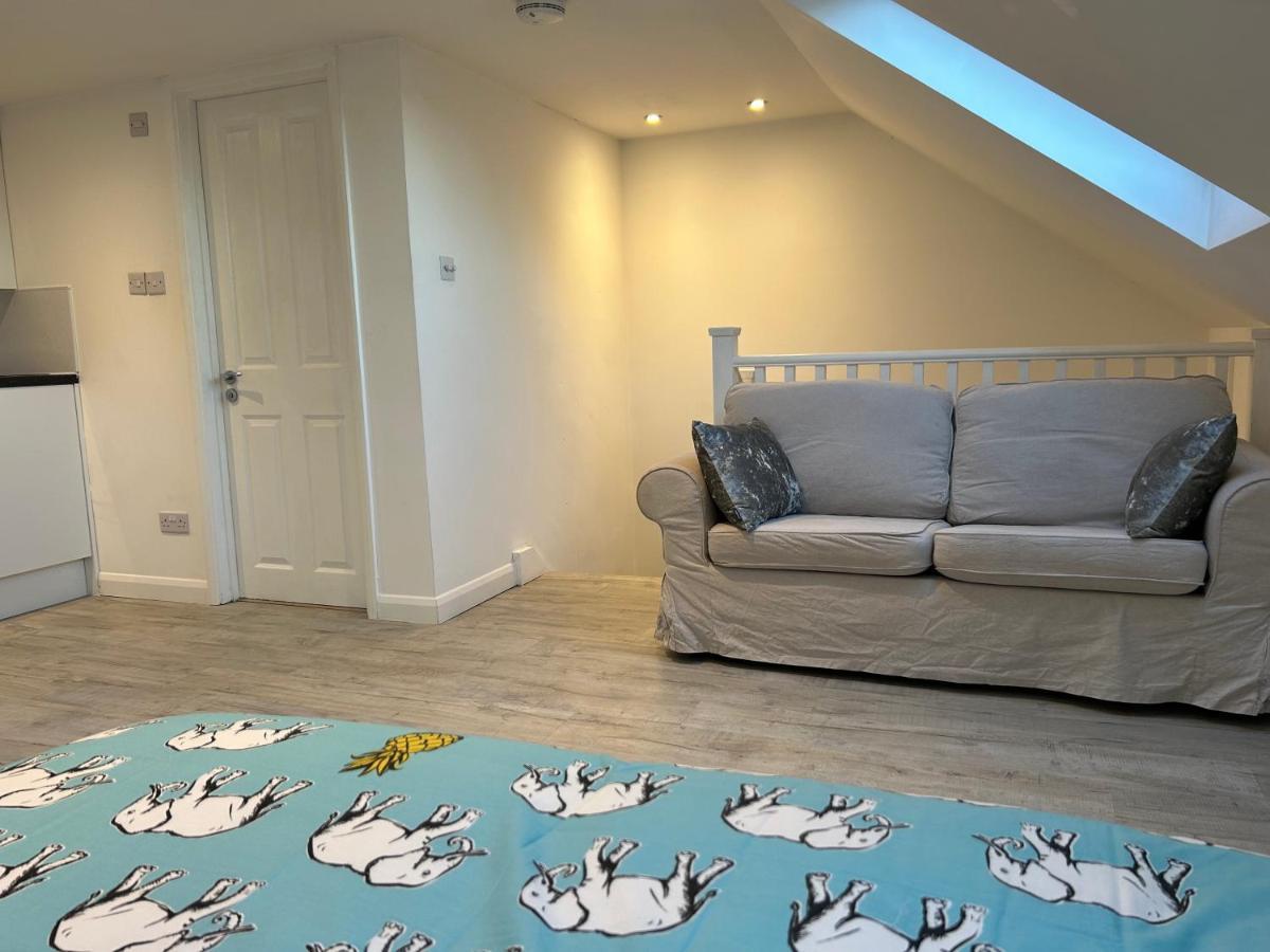 Lovely Self Contained Loft - 33as4 Apartment *