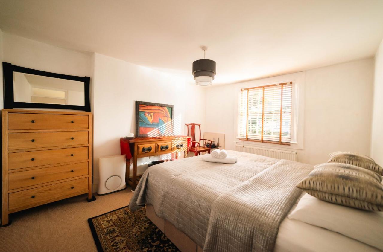 Stylish 2 Bedroom Flat In Camden Town London