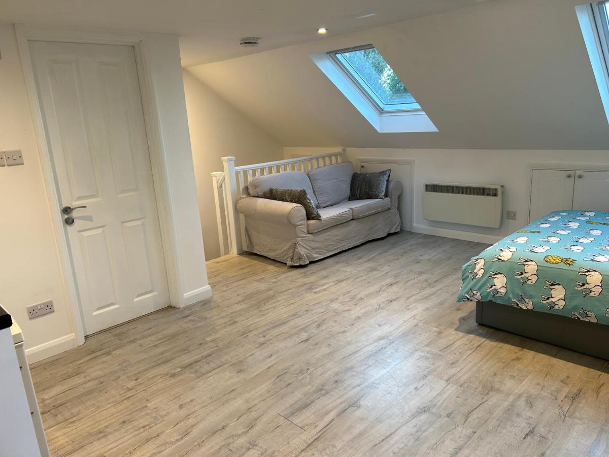 Lovely Self Contained Loft - 33as4 * London
