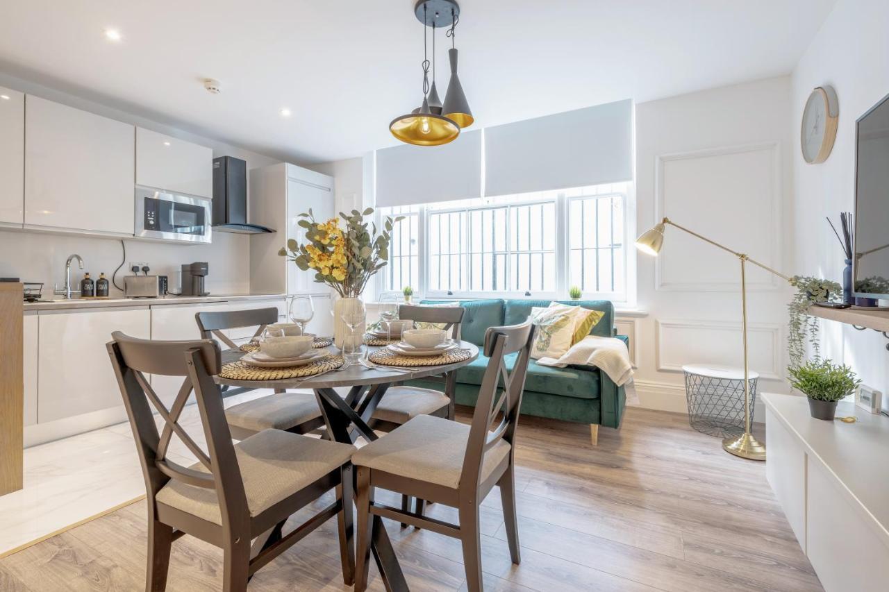 Hyde Park 2bedrooms 1bath Apartment London