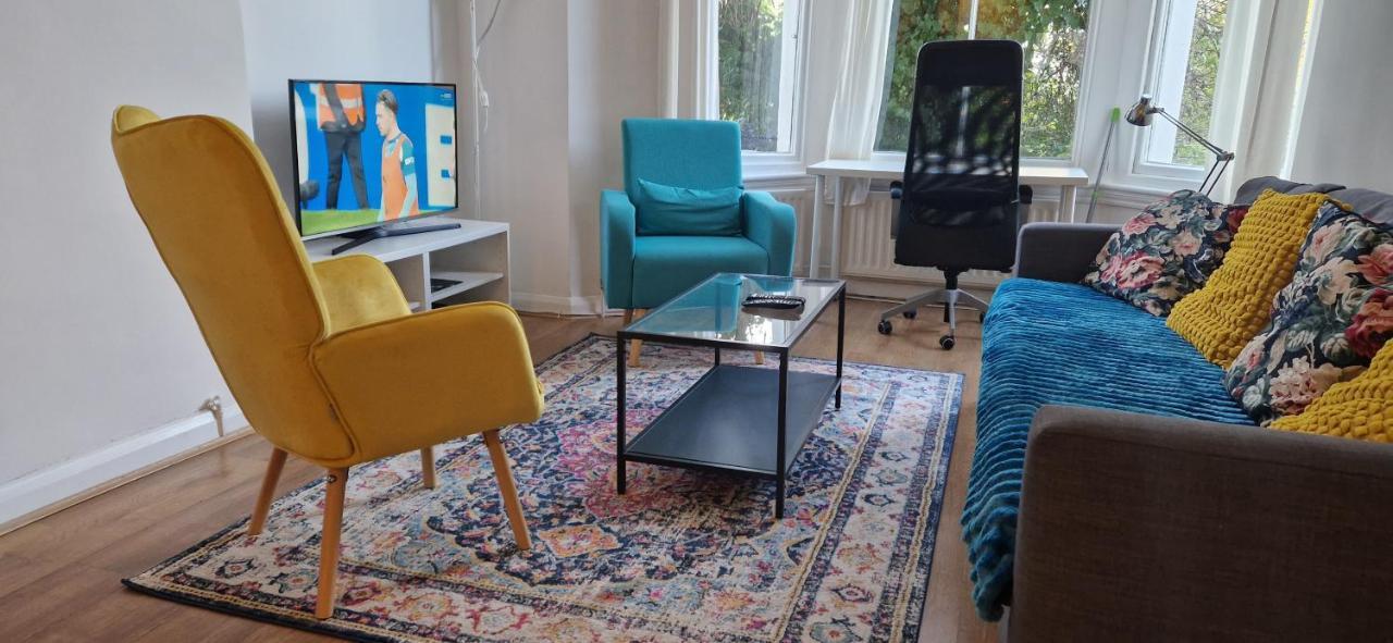 Primrose Hill - Charming, Cosy, 2 Double Bedrooms Apartamento *