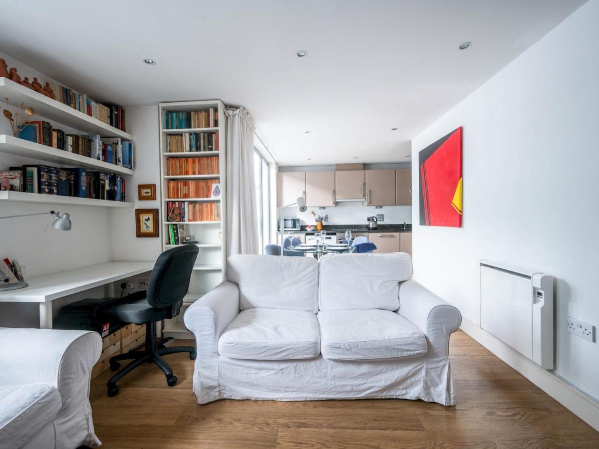 Leilighet Cosy And Spacious Flat Near Bridge *