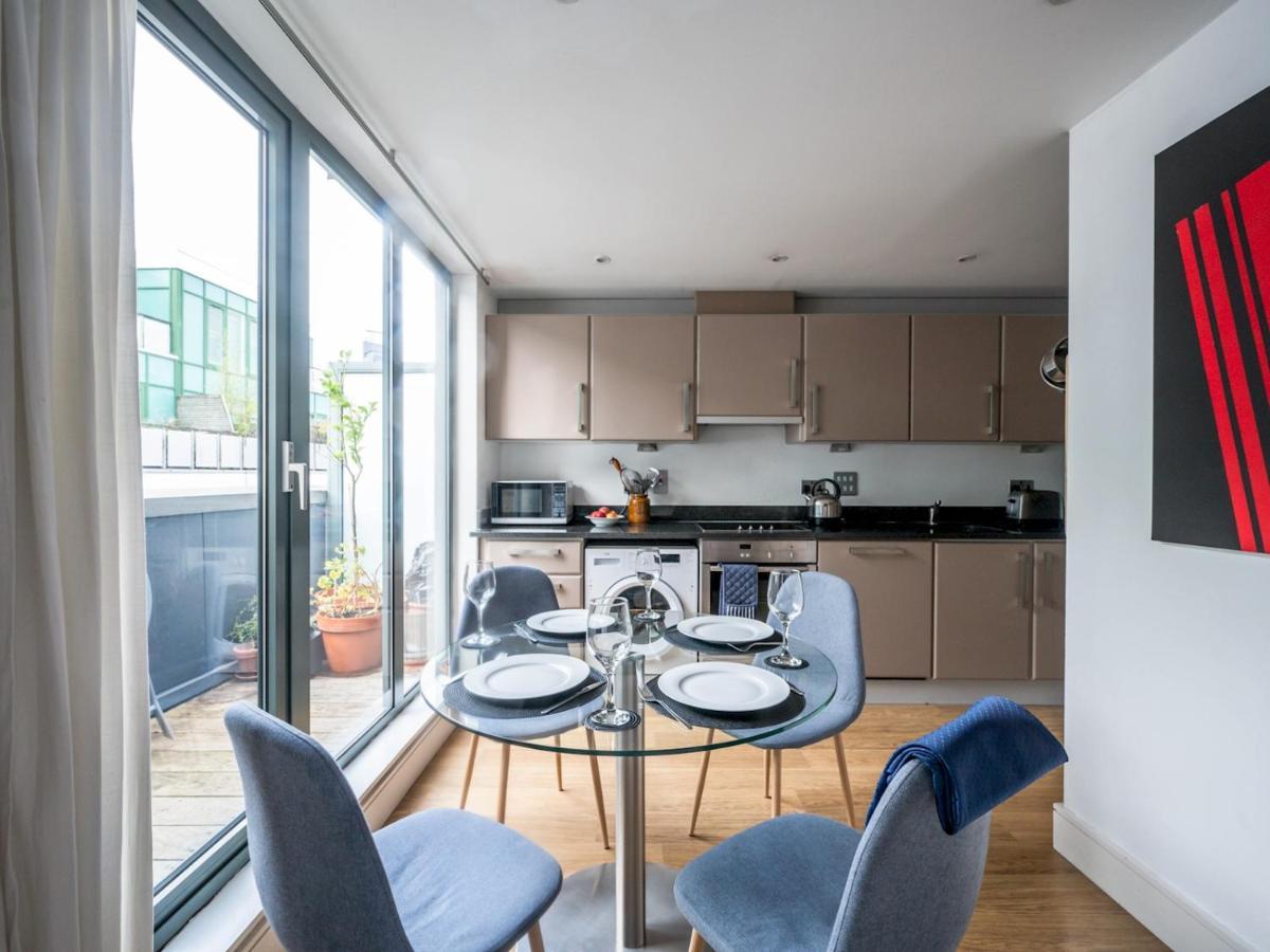 Leilighet Cosy And Spacious Flat Near Bridge *