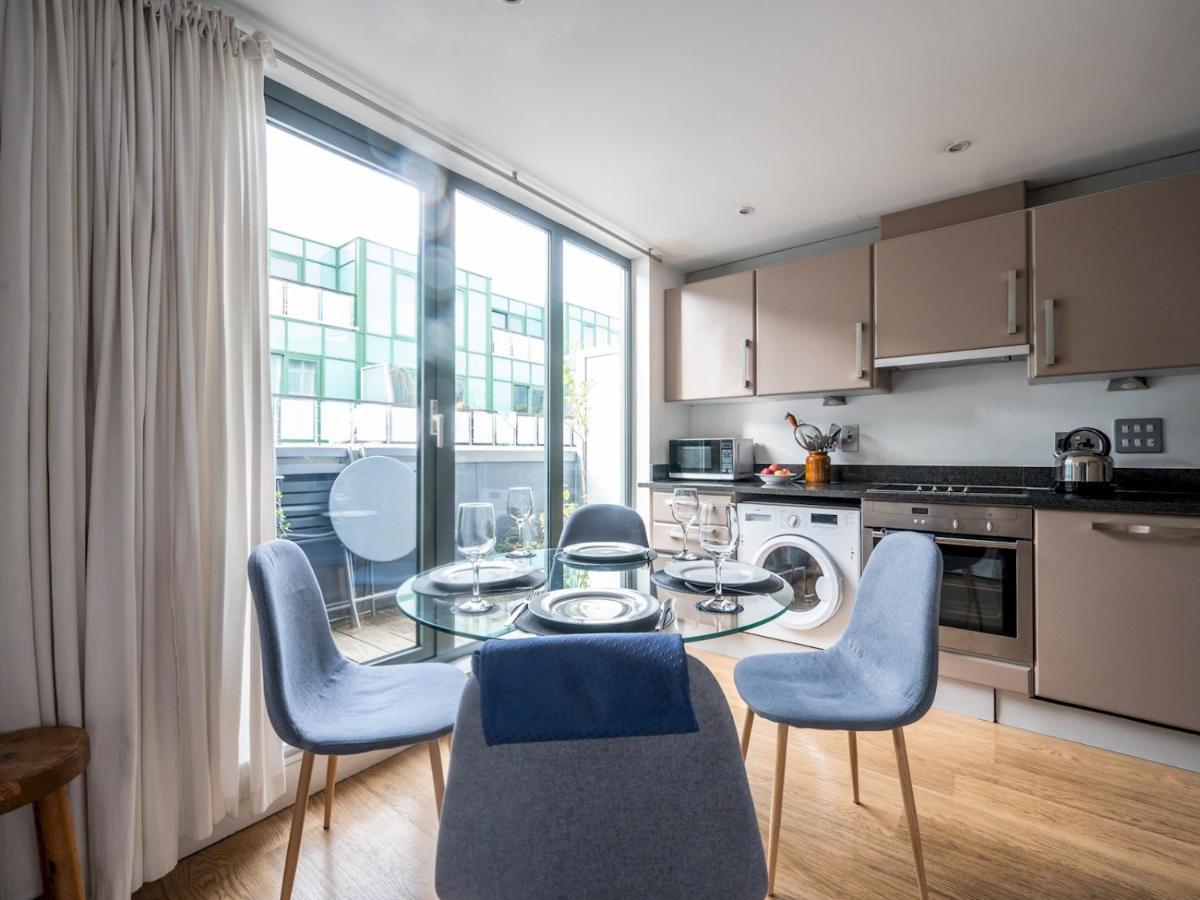 Leilighet Cosy And Spacious Flat Near Bridge *