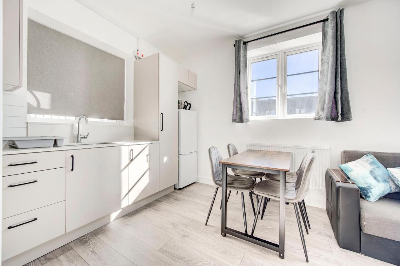 2 Bedroom With Large And Wi-fi Leilighet London