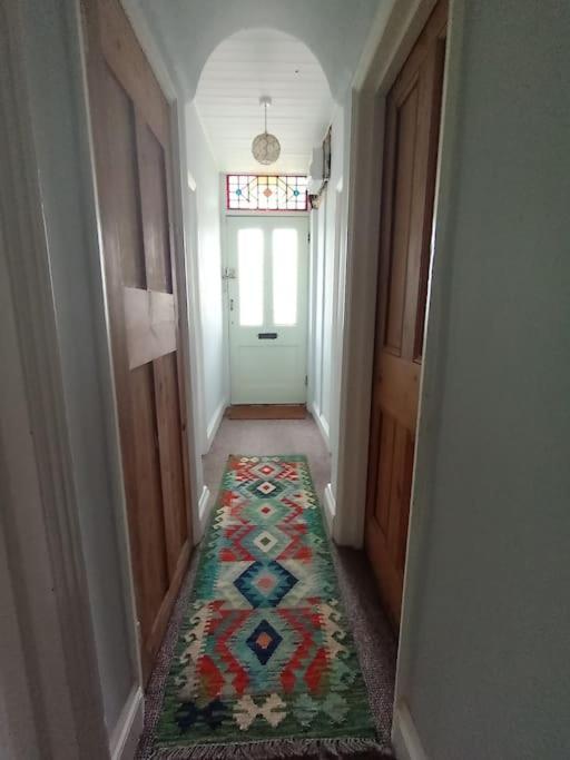 3 Bed Ground Floor Flat Leilighet *