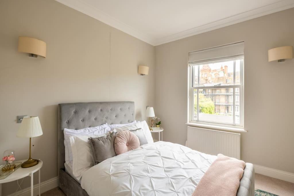 Apartment Beaufort Gardens In Knightsbridge London