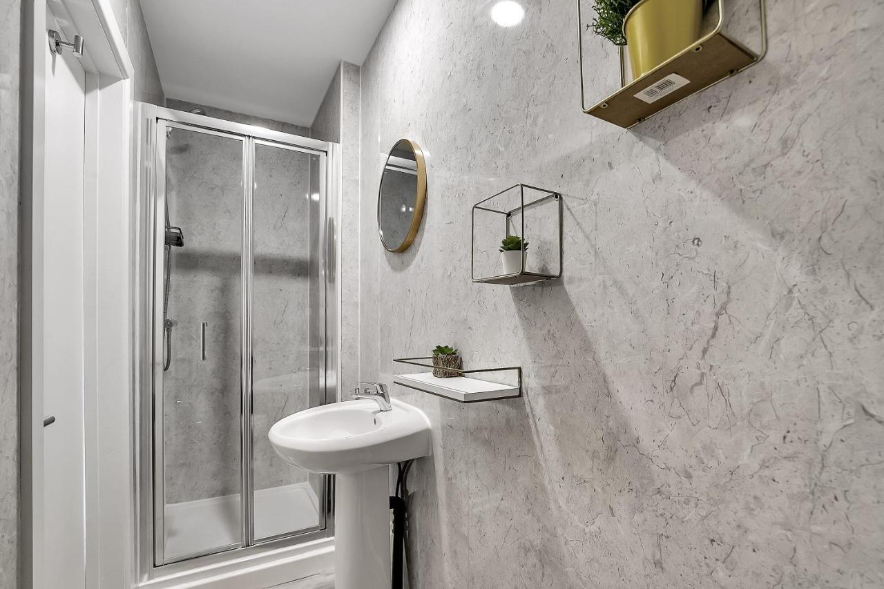 The Phillimore Apartment *