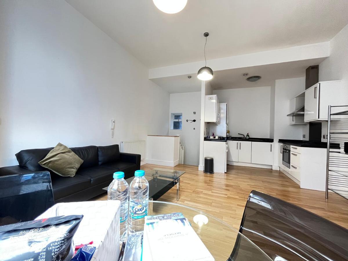 Serviced In Kensington Victoria * Londen
