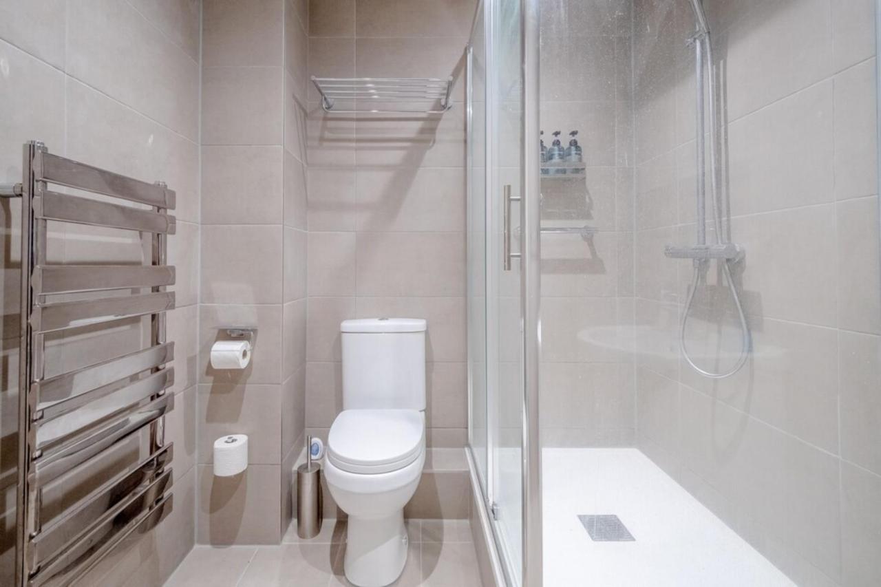2bd Flat W River View Balcony - Vauxhall! Apartment