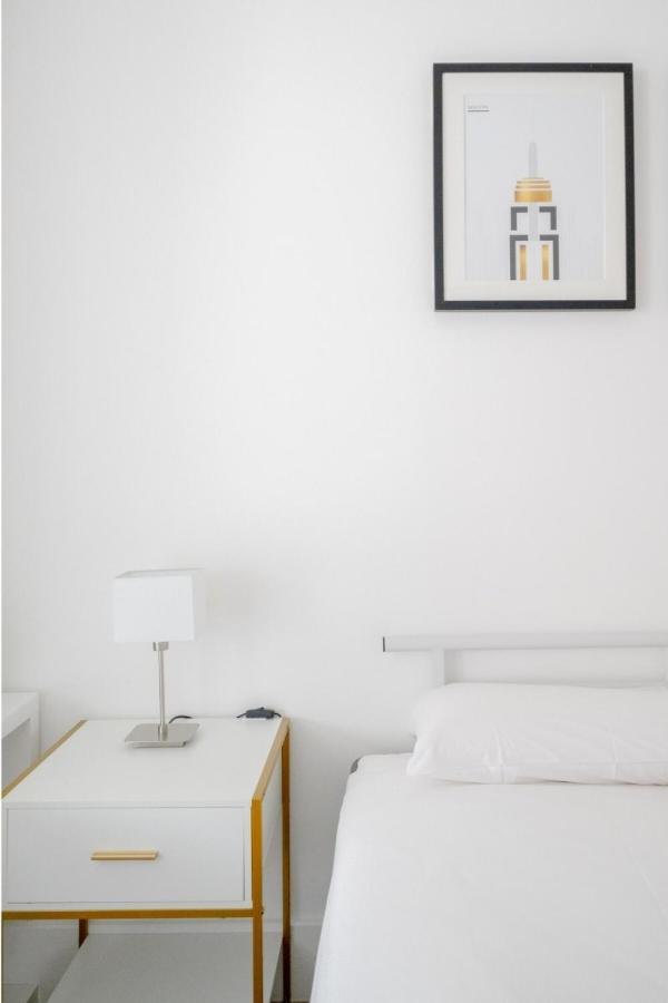 2bd Flat W River View Balcony - Vauxhall! Apartment London