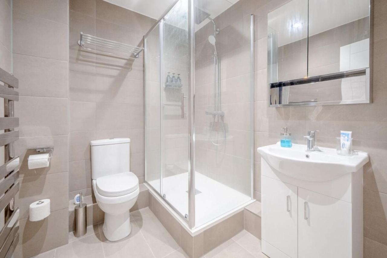2bd Flat W River View Balcony - Vauxhall!