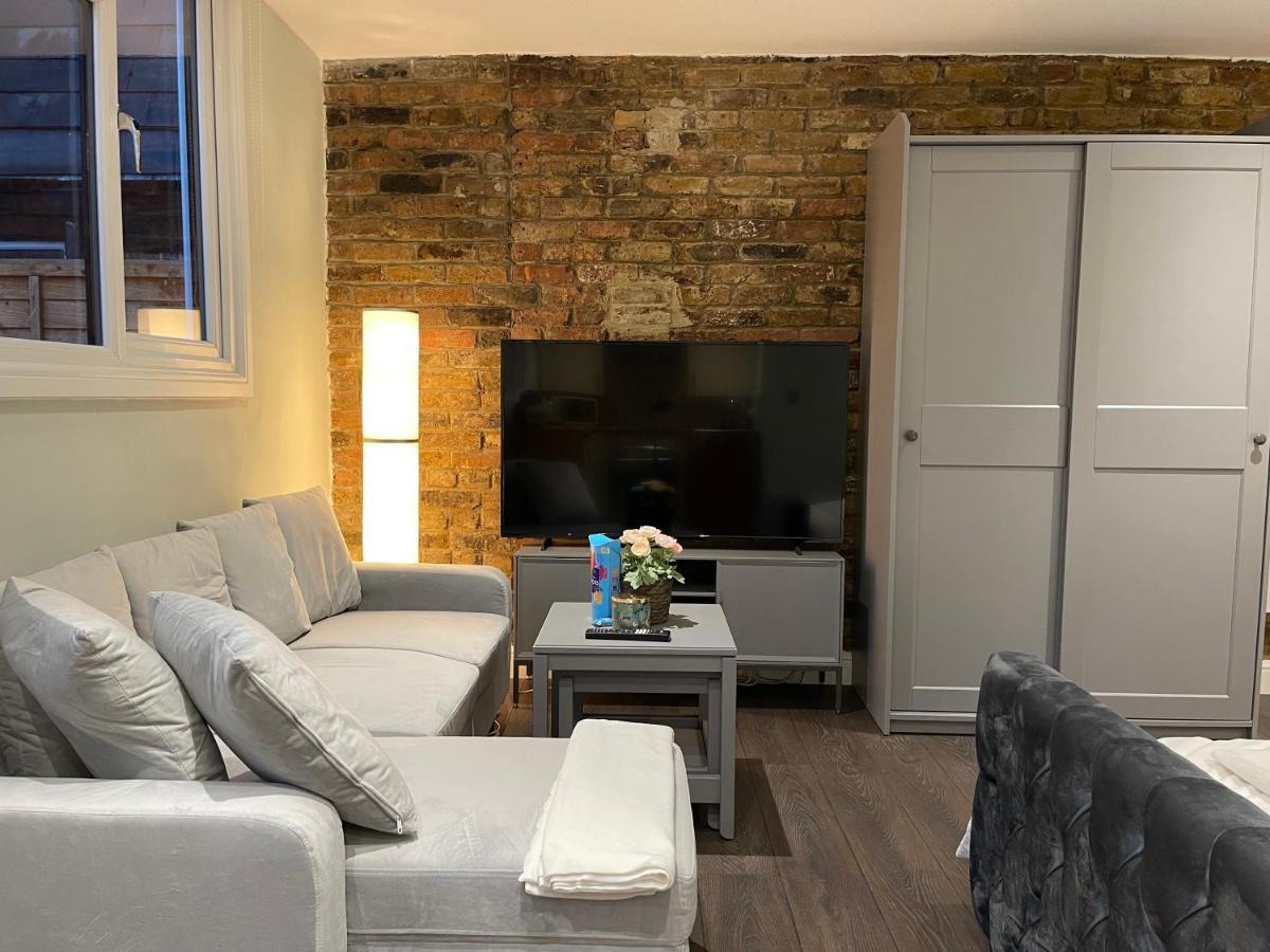 Cosy Flat With Balcony In Heart Of