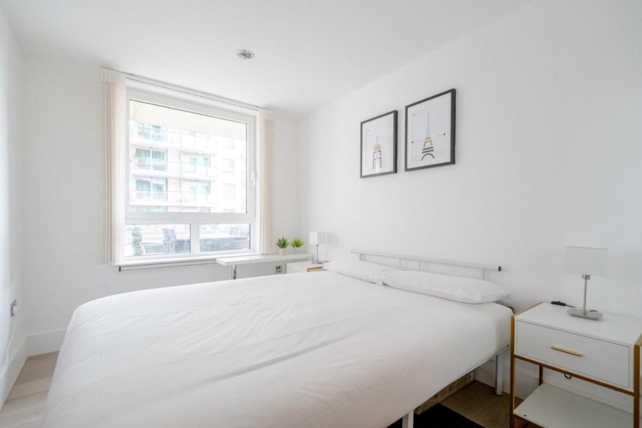 Apartment 2bd Flat W River View Balcony - Vauxhall! London