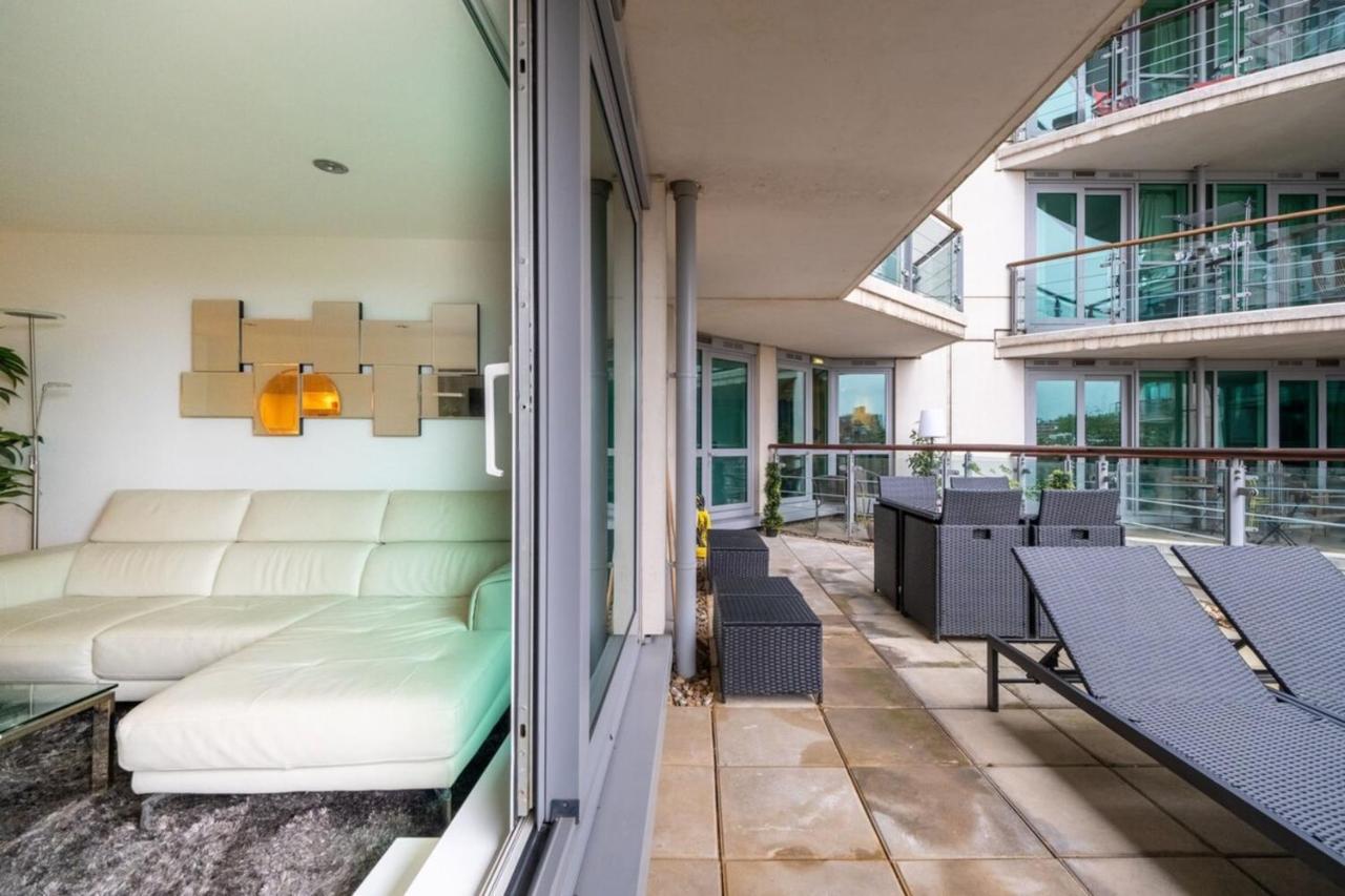 2bd Flat W River View Balcony - Vauxhall! Apartment