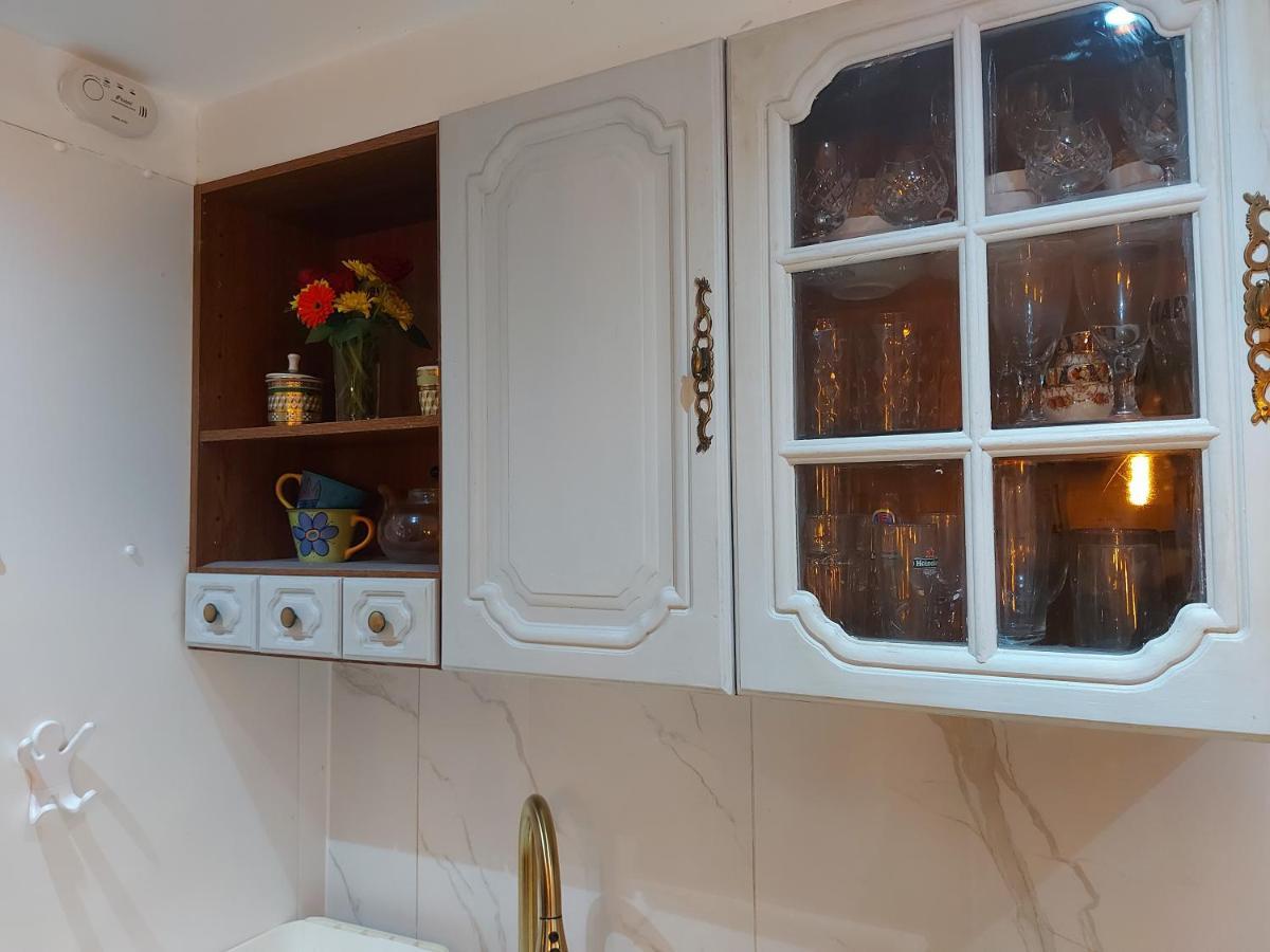 Free Parking - 4 Bed - 3 Bath - Sofa Bed - Digital Lock Entry Сasa de vacaciones Londres