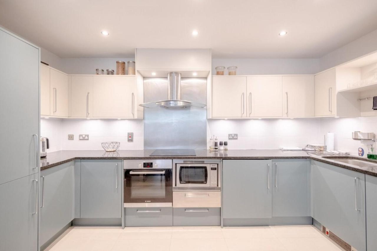 2bd Flat W River View Balcony - Vauxhall! Apartment *