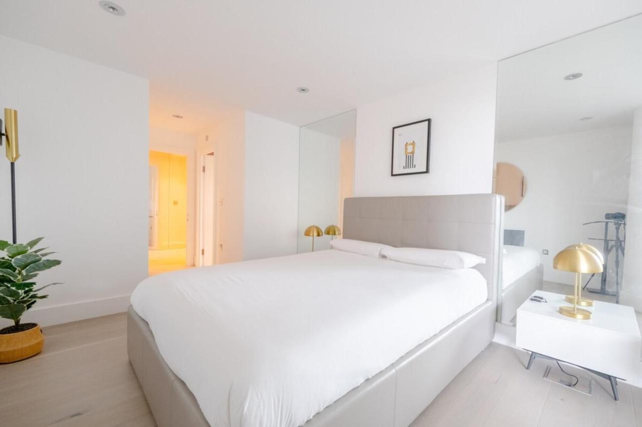 2bd Flat W River View Balcony - Vauxhall! London