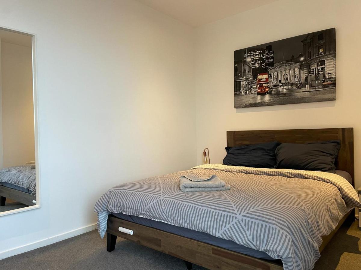Privatunterkunft Luxury En-suite Olympic Village In Shared *