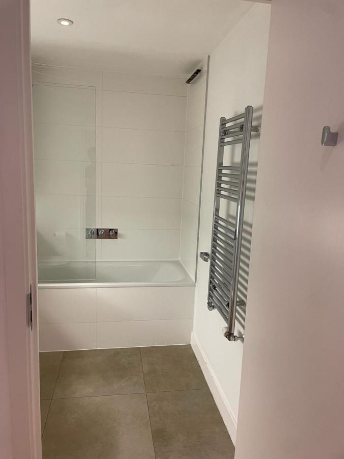 Luxury En-suite Olympic Village In Shared London