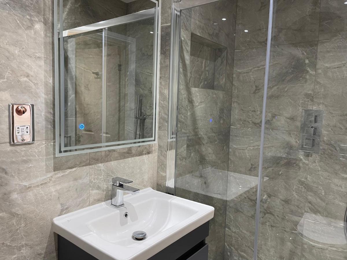 Cosy Flat With Balcony In Heart Of London