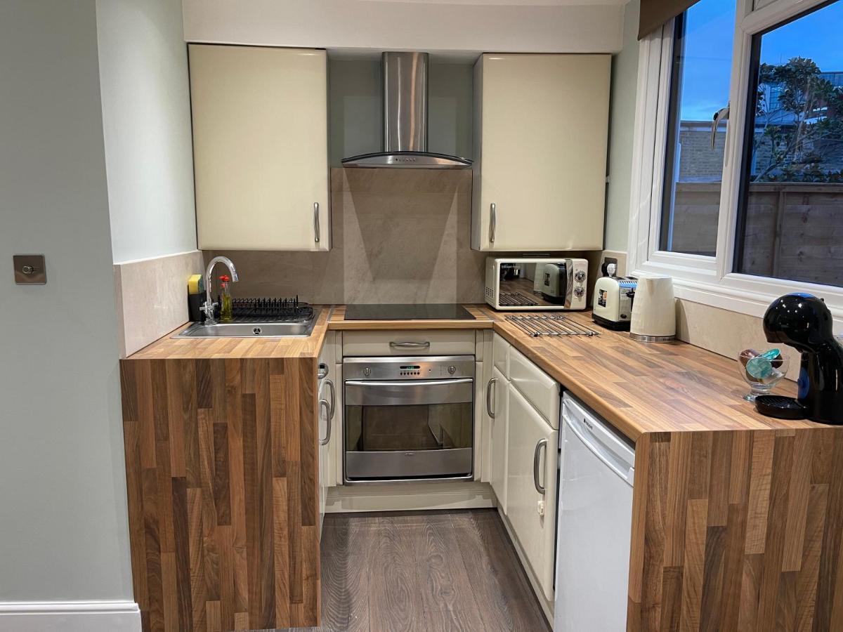 Apartment Cosy Flat With Balcony In Heart Of
