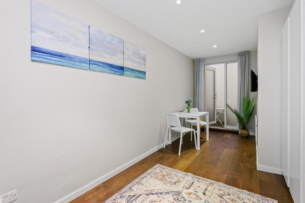 Appartement Spacious 1 Bedroom Flat *