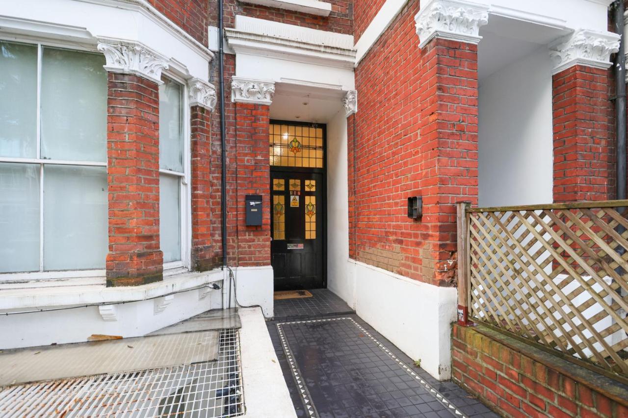 Spacious 1 Bedroom Flat Appartement Londen