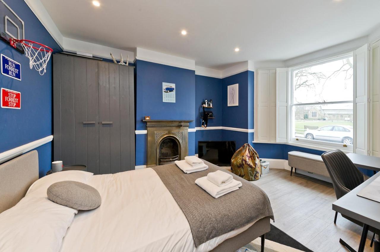 Apartment Stylish Family By Twickenham Stadium By Underthedoormat *