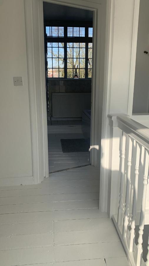 Wandsworth, South Deluxe King 3 * London