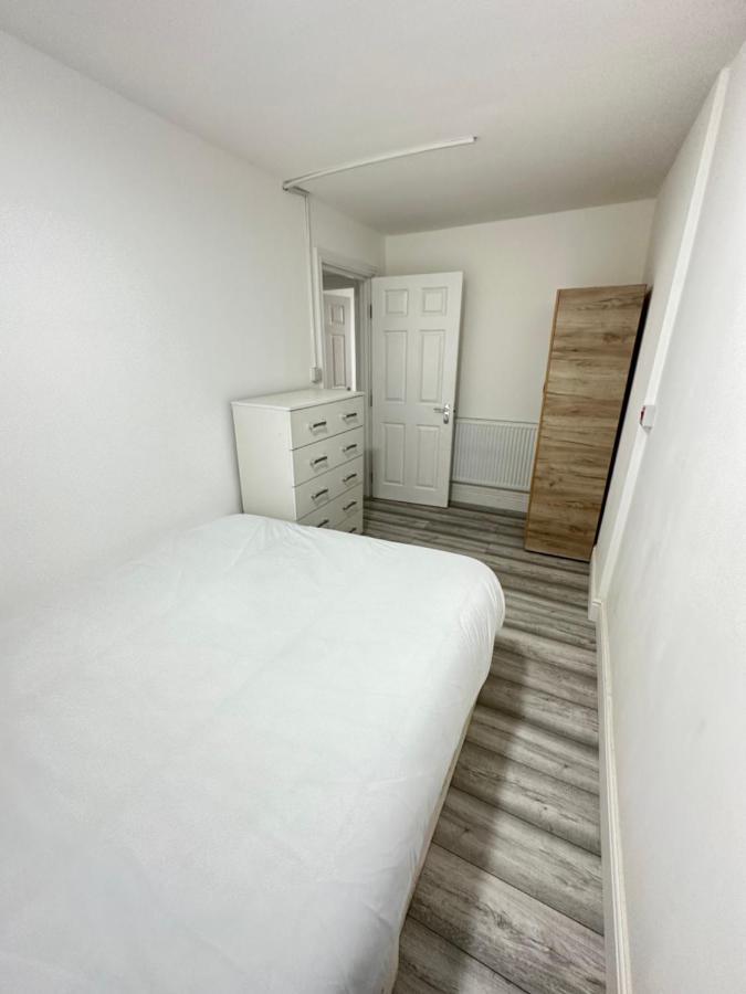 Leilighet 3 Bedroom Bayswater London