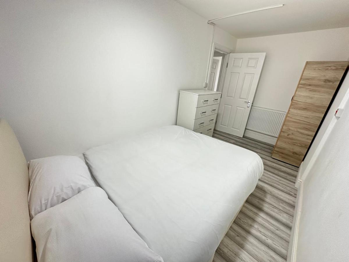 3 Bedroom Bayswater Leilighet