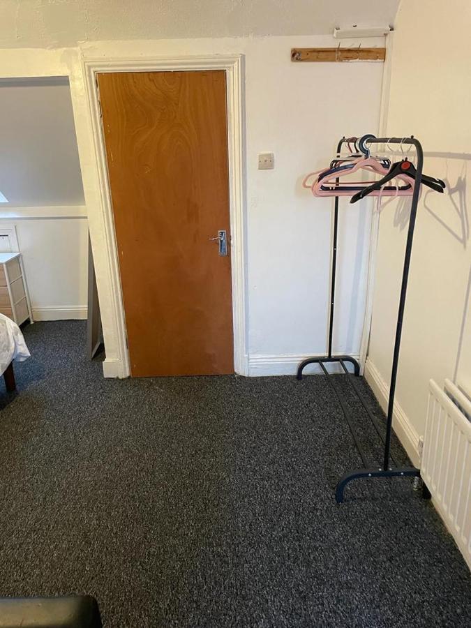One To With Fantastic Host Privat overnatting