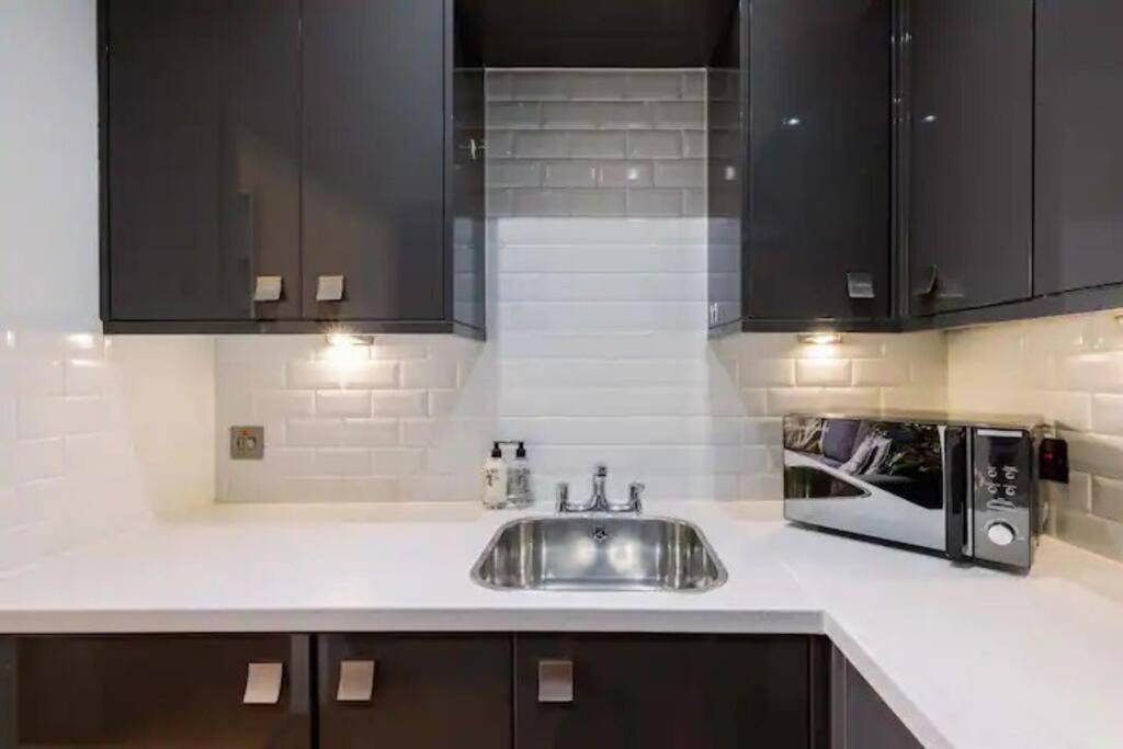 Bright And Quiet 2-bed 2-bath With Great Patio Apartment *