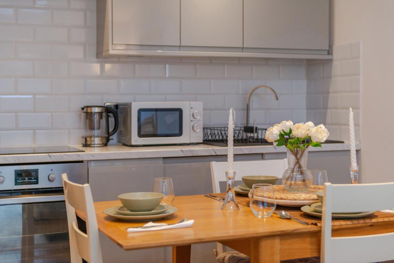 Three-bedroom Bliss In Town Apartment London
