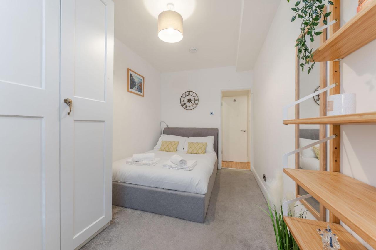 Three-bedroom Bliss In Town London