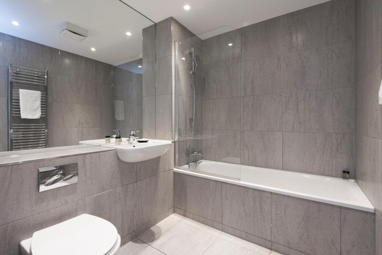 The Lockton - Portobello Road * London
