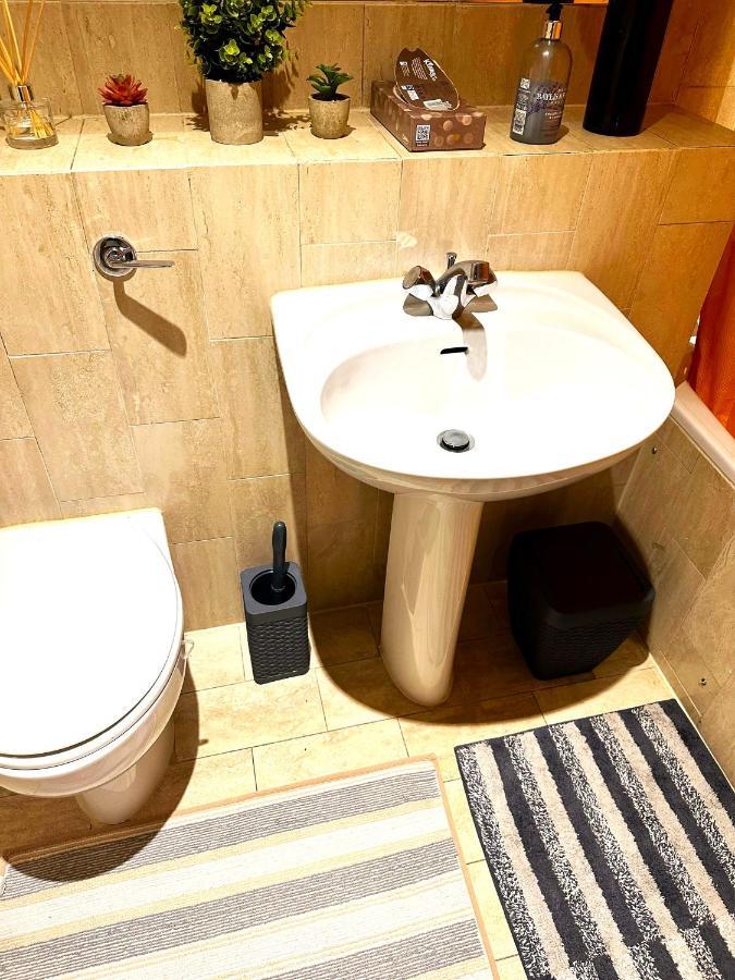 Delightful By Kensington & Chelsea Desirable Locations W8 Sw *