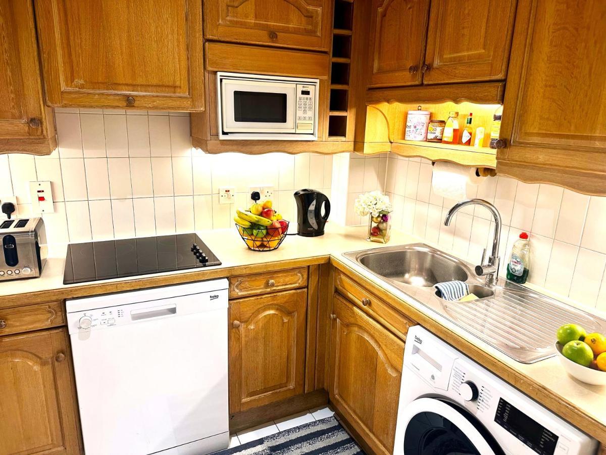 Delightful By Kensington & Chelsea Desirable Locations W8 Sw