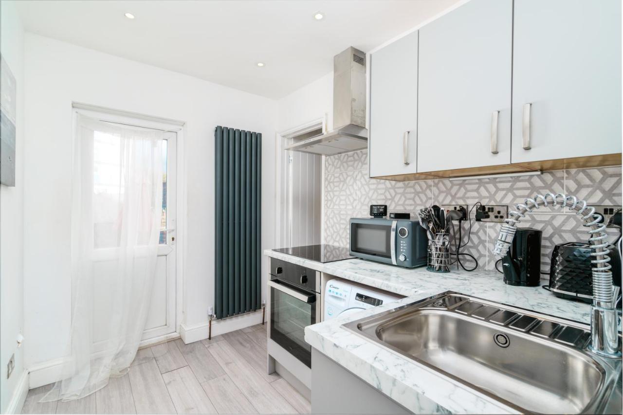 Apartamento Modern 2 Bed Close To Westfield Stratford Mall With Garden Londres