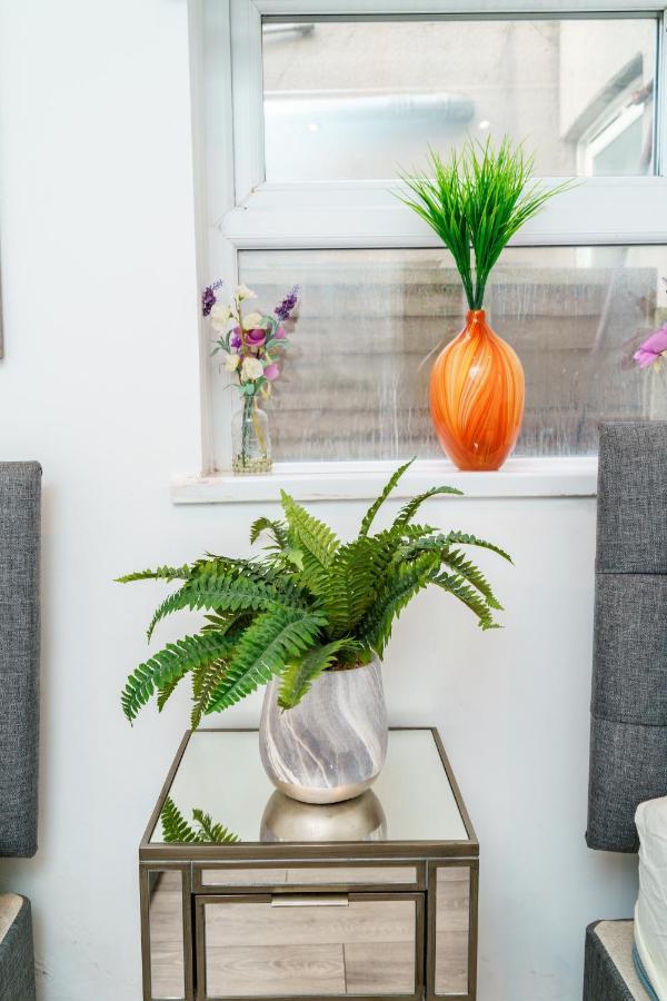 Apartamento Modern 2 Bed Close To Westfield Stratford Mall With Garden